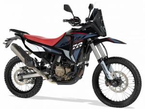 
Moteur monocylindre 4 Temps de 293 cm3

Puissance 33,4 ch

Bo&icirc;te de vitesses 6 rapports avec embrayage anti rebond

Roues de 21 et 18 pouces

Grand